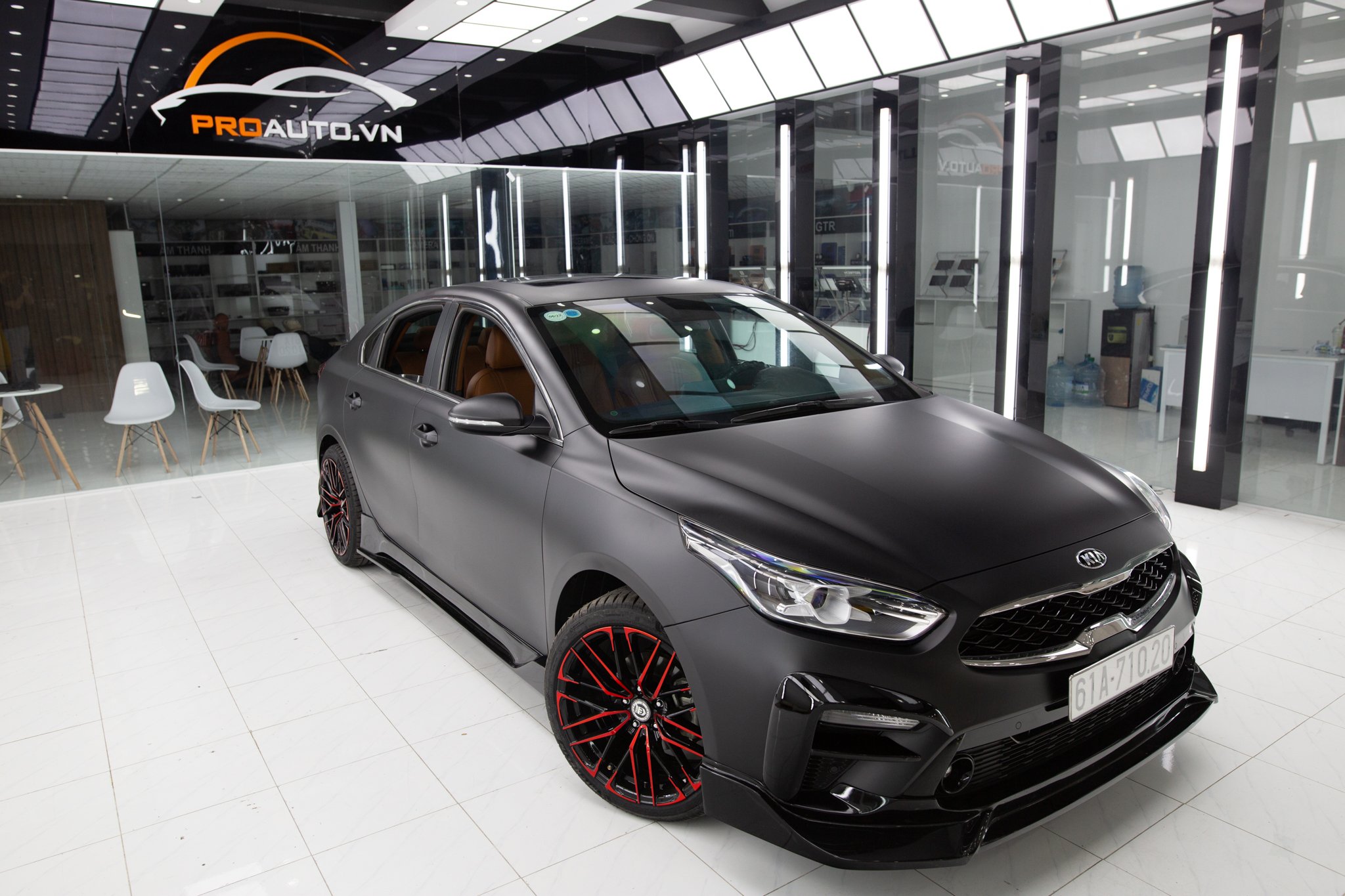 Độ phụ kiện mâm lazang cho xe ô tô