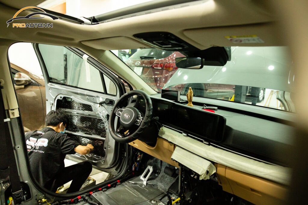 dán chống ồn ô tô