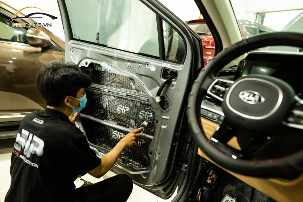 dán chống ồn ô tô