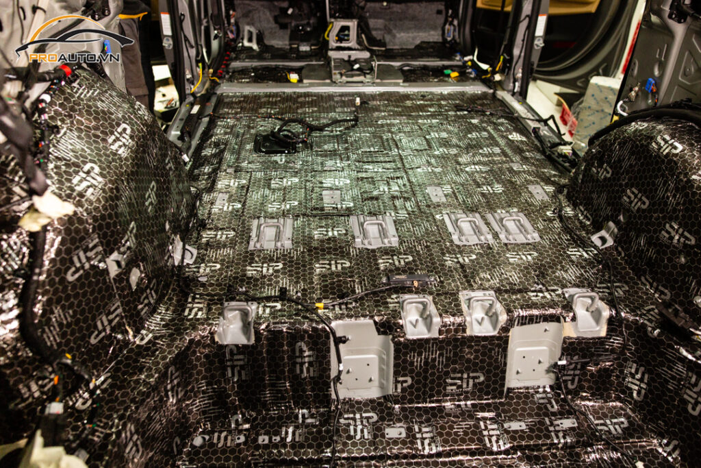 dán chống ồn ô tô