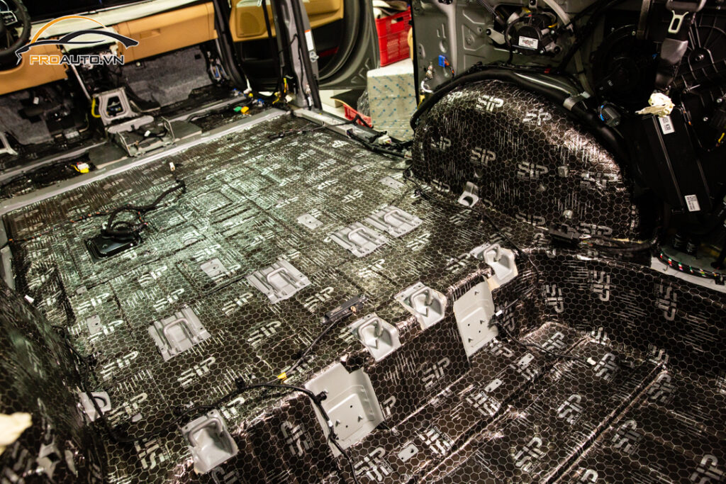 Dán chống ồn cho xe ô tô