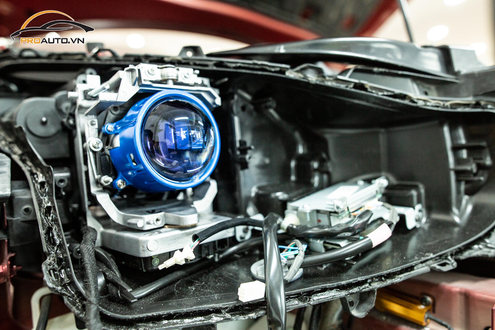 Nâng cấp đèn cho xe Mazda 3