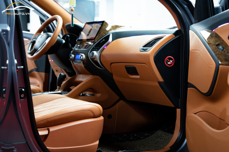 Đổi màu nội thất ô tô TPHCM với đổi màu taplo xe