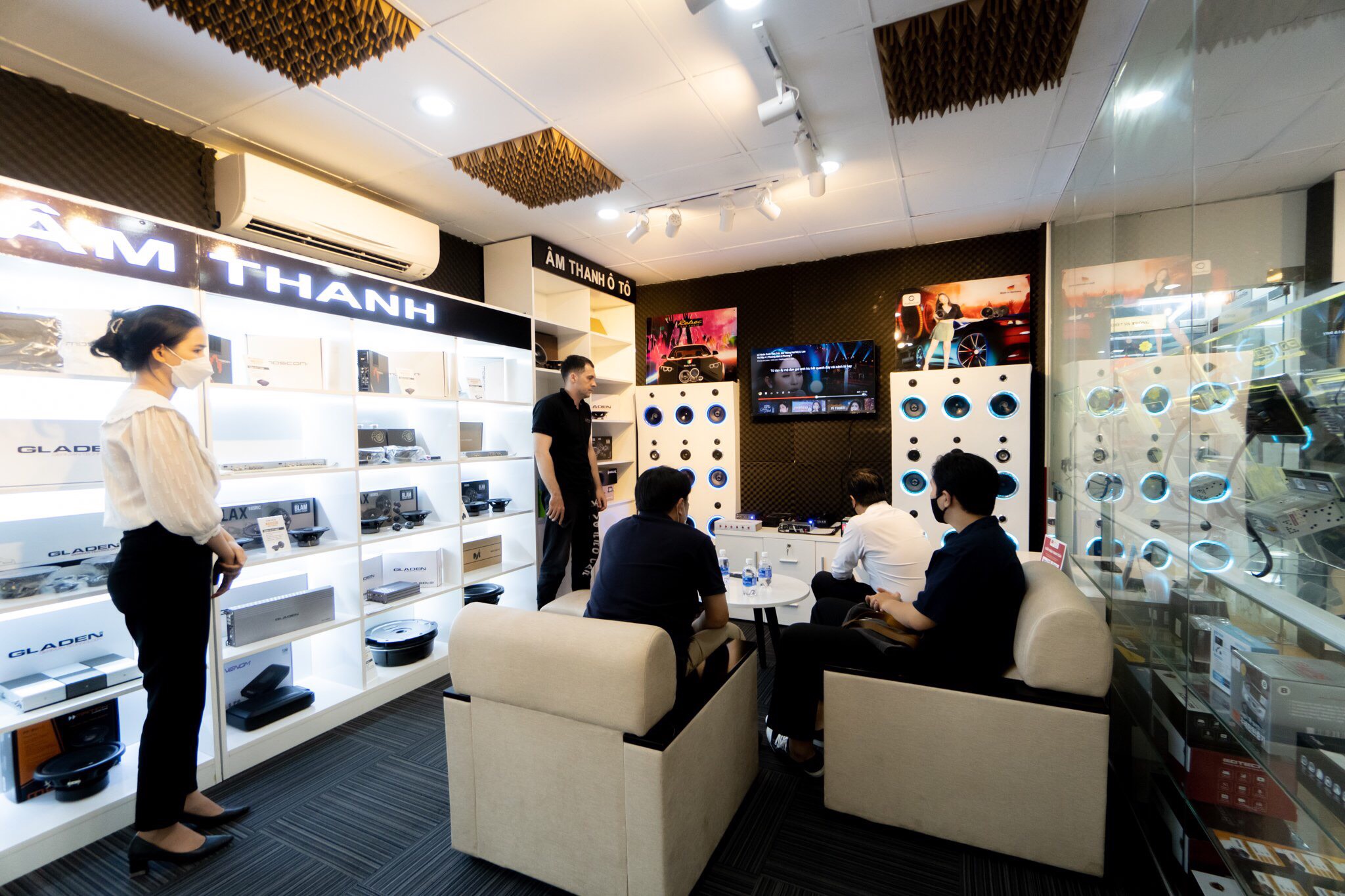 Phòng test âm thanh chuyên nghiệp cho khách hàng