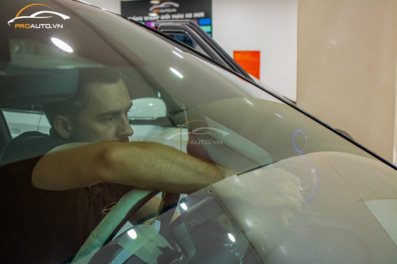 Độ âm thanh xe hơi Mercedes Glc 300 cùng chuyên gia âm thanh