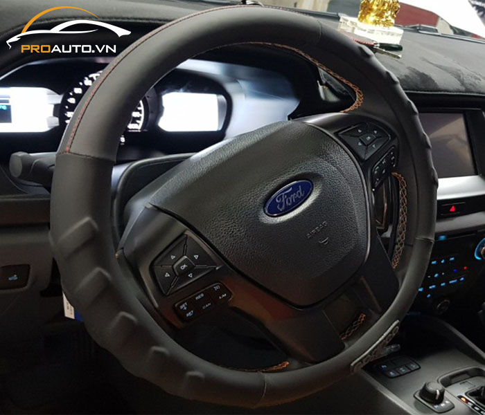 Bọc vô lăng xe bán tải Ranger