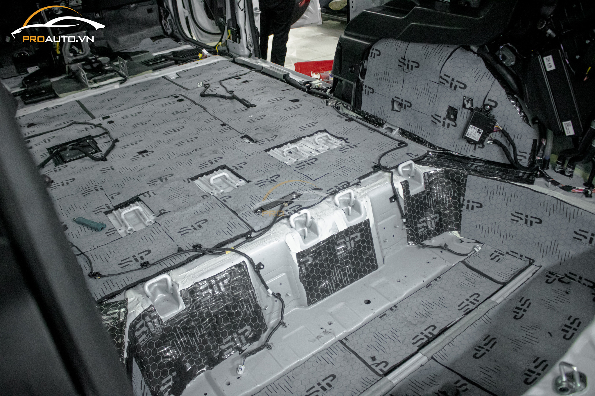 Cách âm chống ồn xe ô tô 