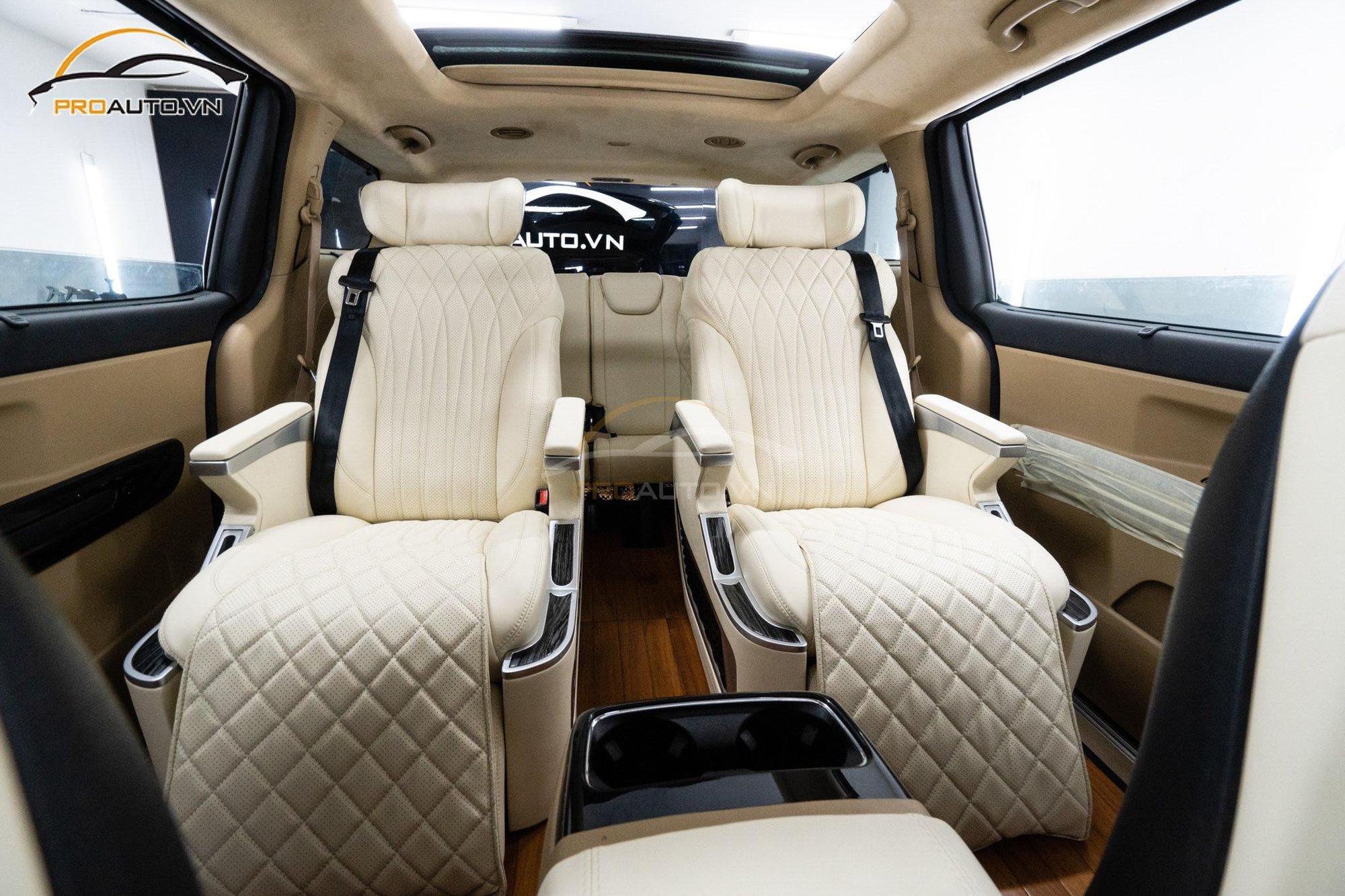 Độ ghế Limousine Kia Carnival Hà Nội mẫu ghế nhập khẩu