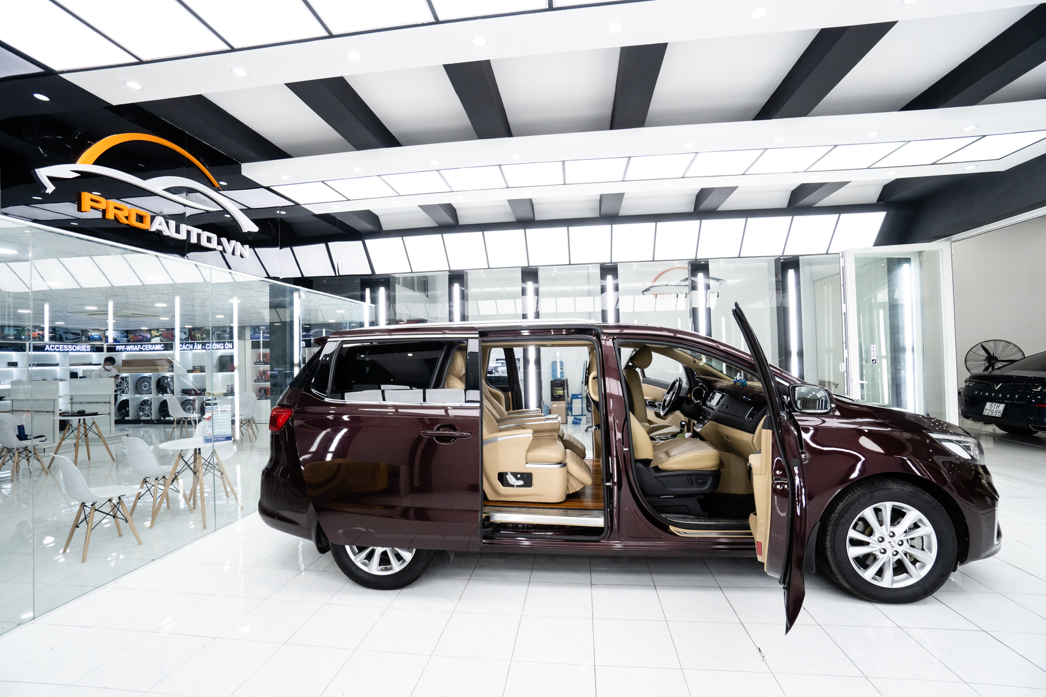 Không gian showroom hiện đại - chuyên nghiệp