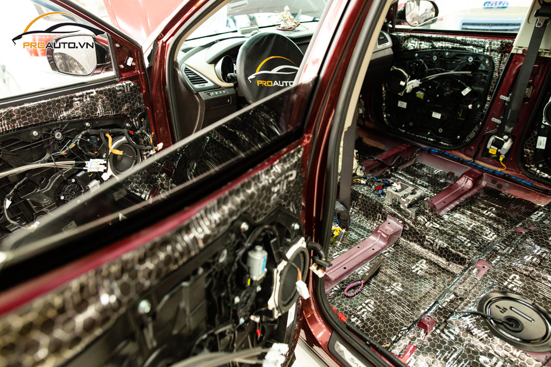 Cách âm chống ồn cho xe ô tô