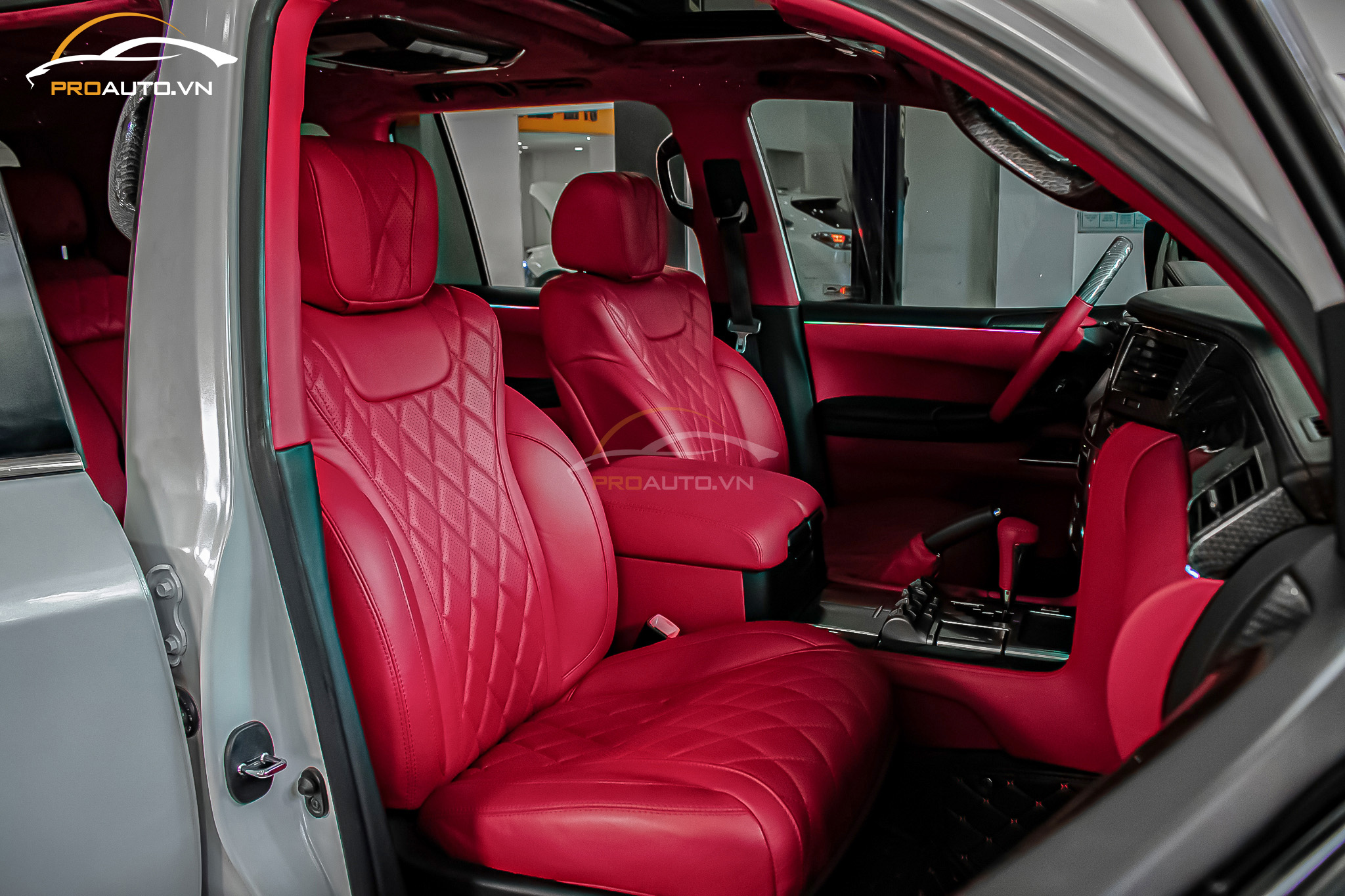 Đổi màu nội thất nâng tầm đẳng cấp cho Lexus LX570 