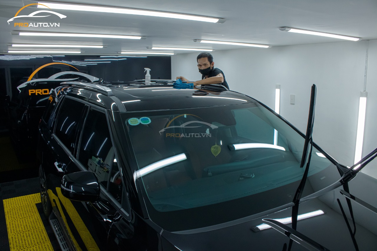 Bảo vệ bề mặt kính lái 