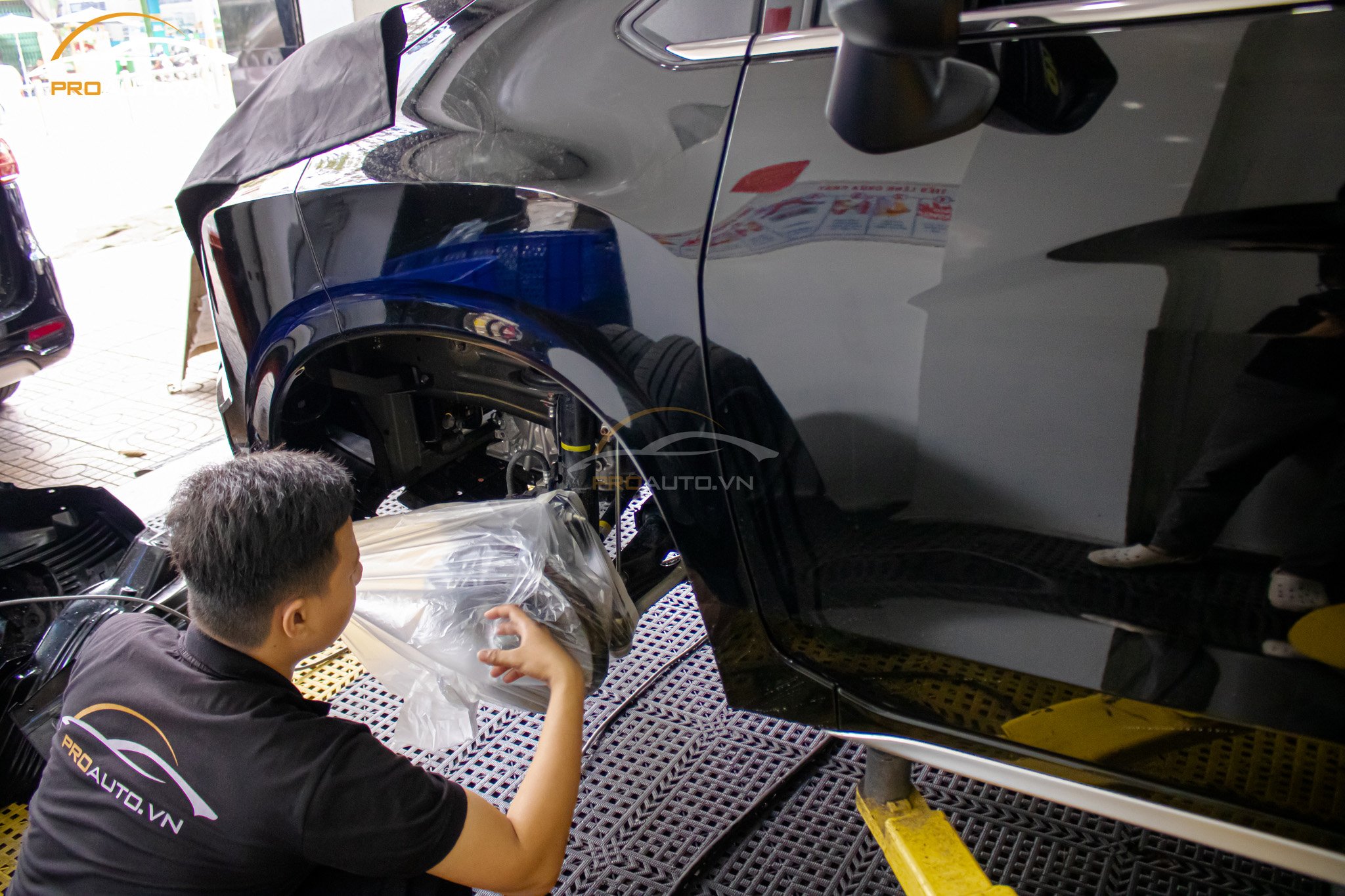 Cách âm hốc bánh xe hơi