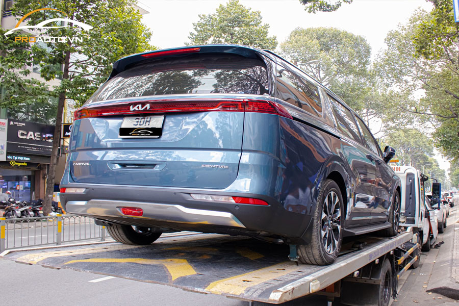 Chủ xe từ Hà Nội chuyển "xế cưng" vào TPHCM để độ âm thanh và Limousine