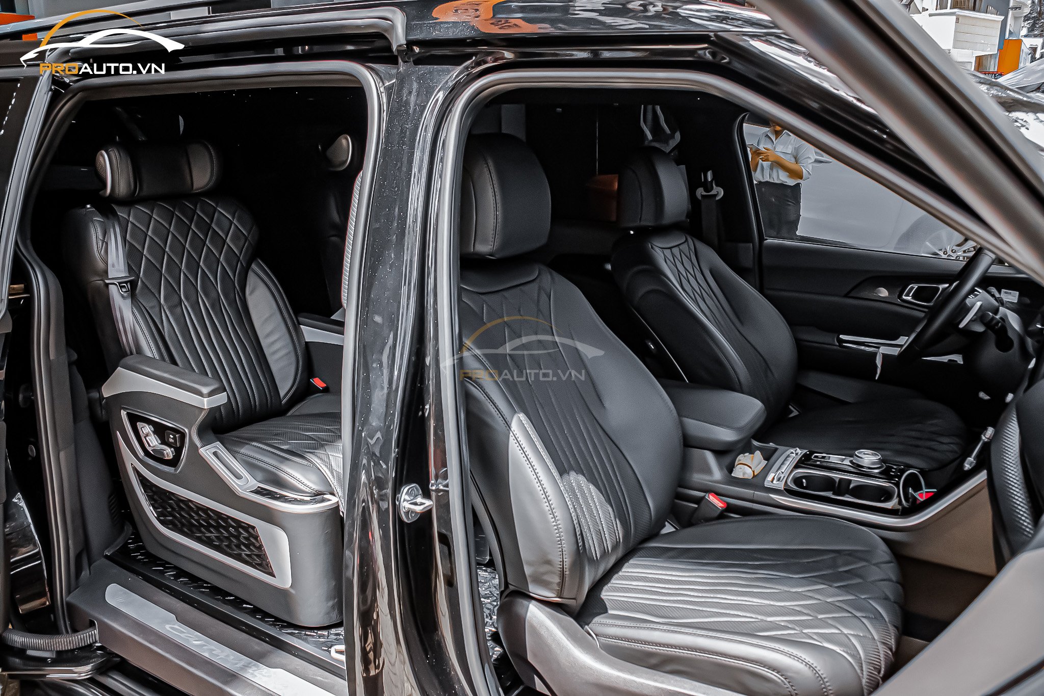 Lựa chọn màu sắc ghế phù hợp với nội thất và màu sắc yêu thích của chủ xe