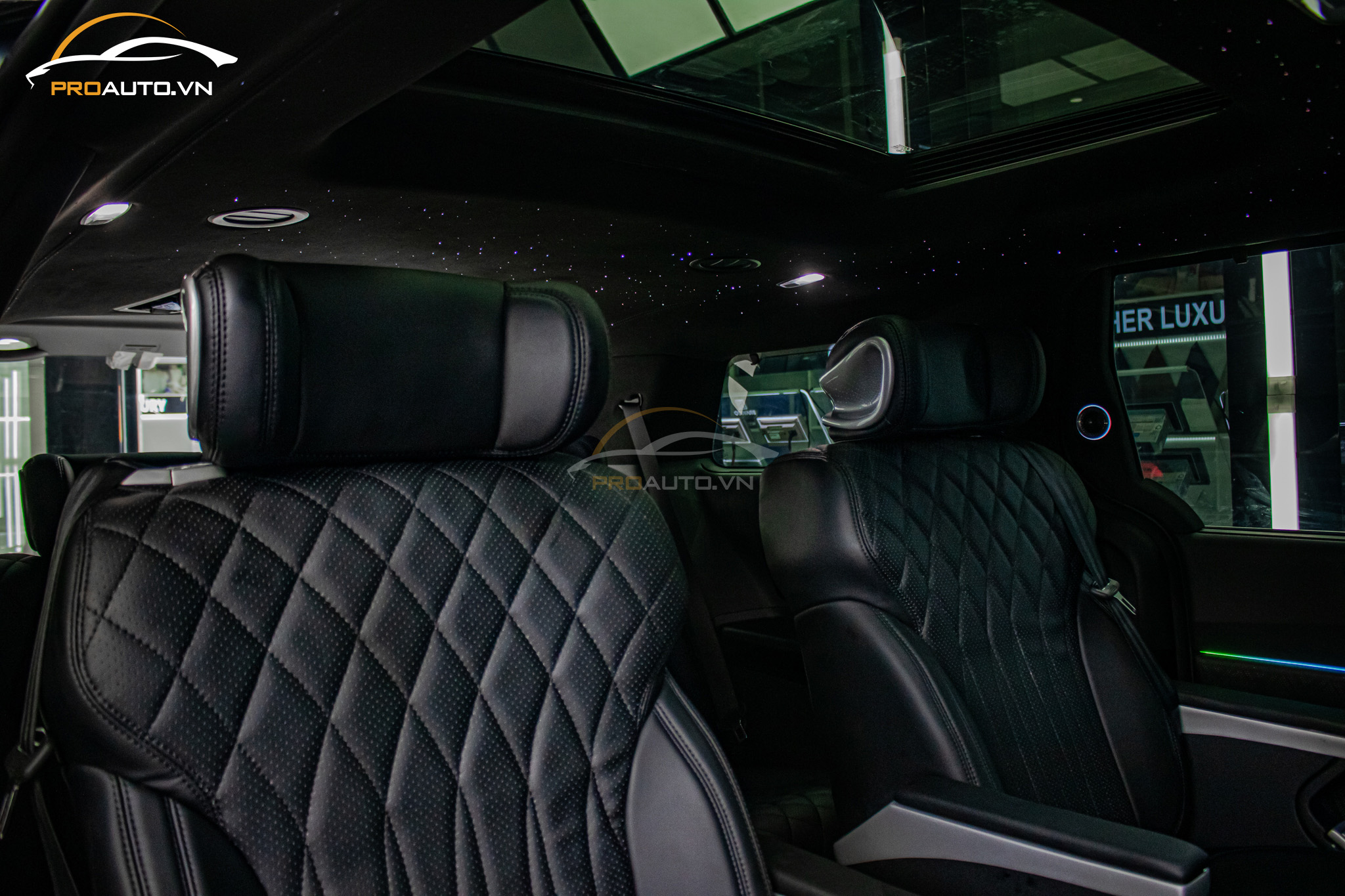 Bọc da ghế Limousine bằng chất liệu da Nappa, kết hợp dập lỗ Kim Cương