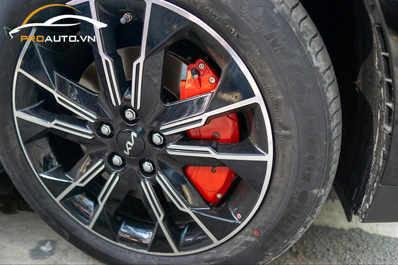 Độ mâm xe KIA Carnival kiểu Maybach