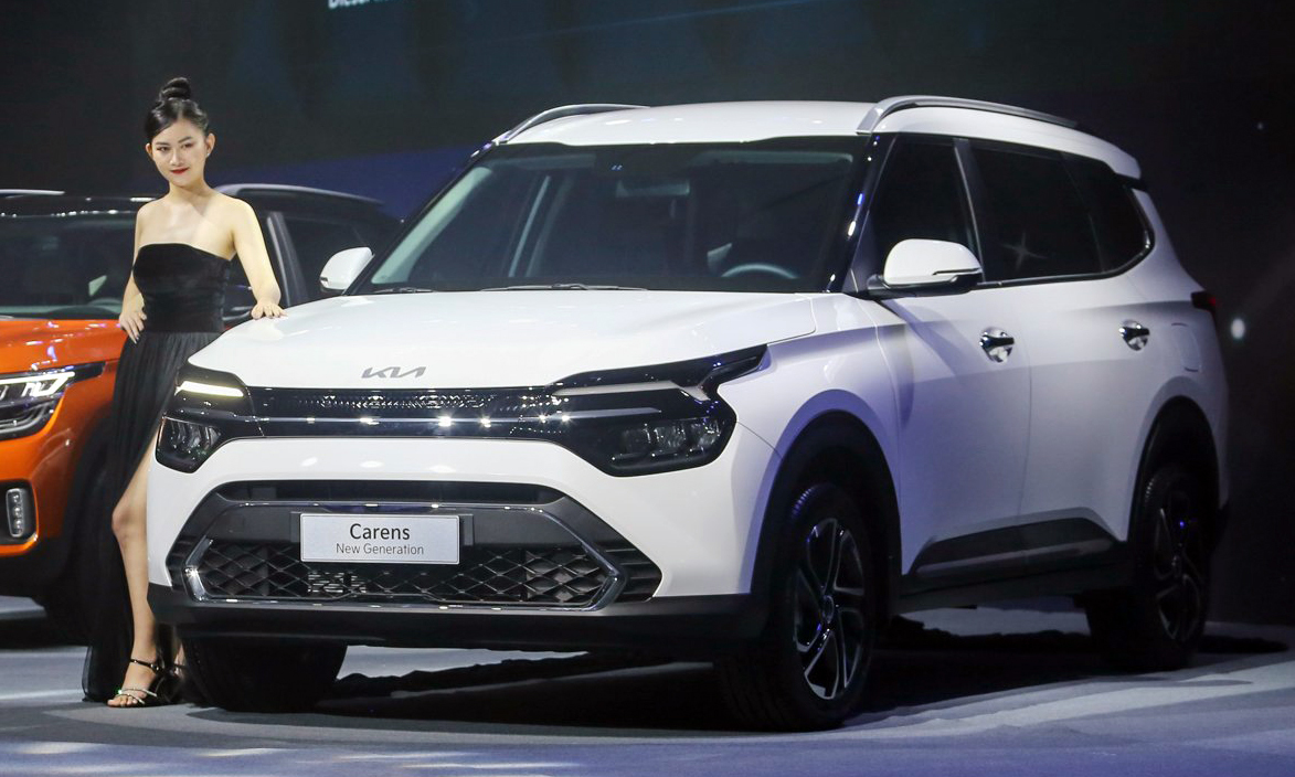 kia carens 4