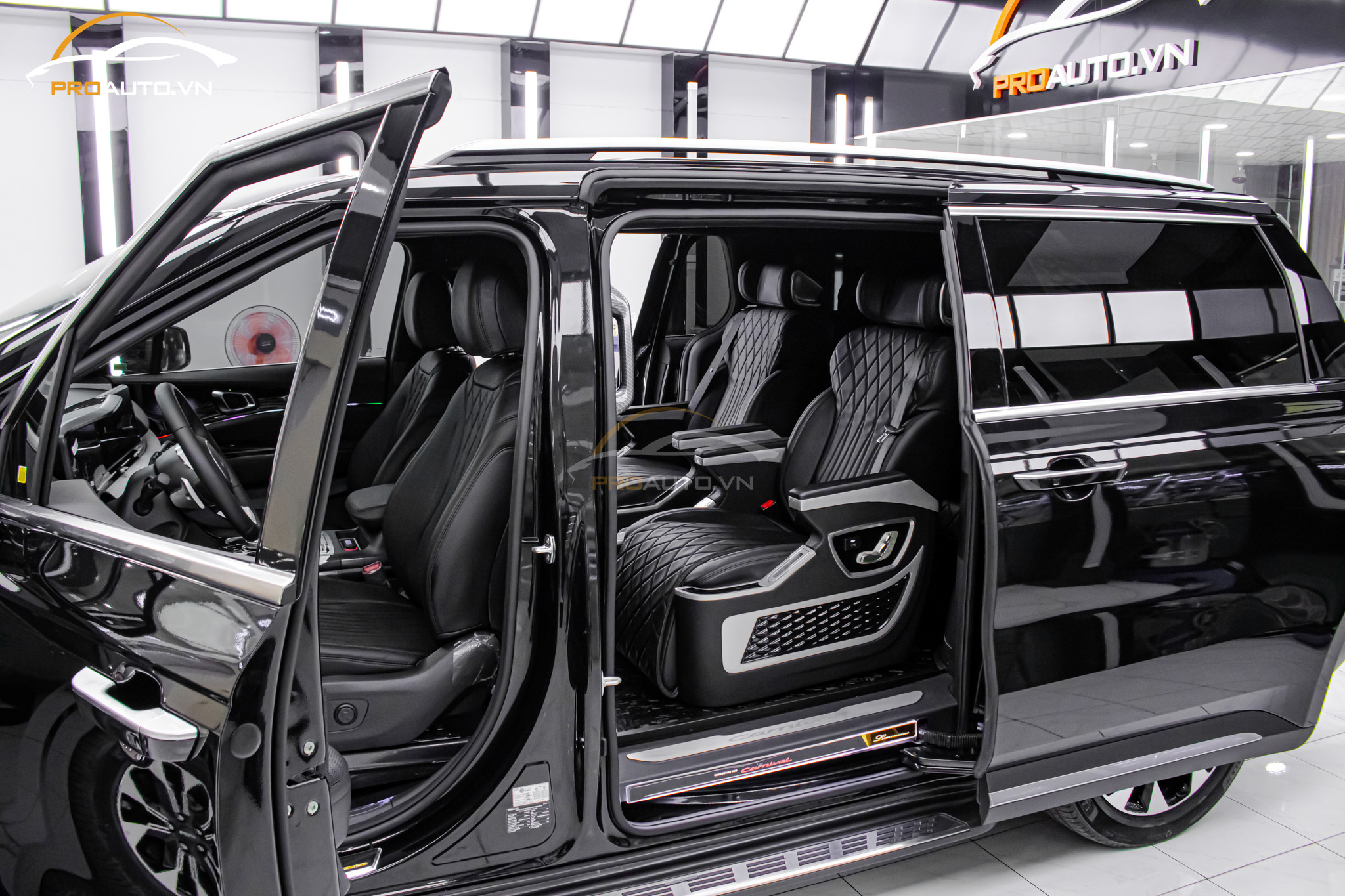 Độ xe Kia Carnival Limousine Vip xu hướng mới hiện nay