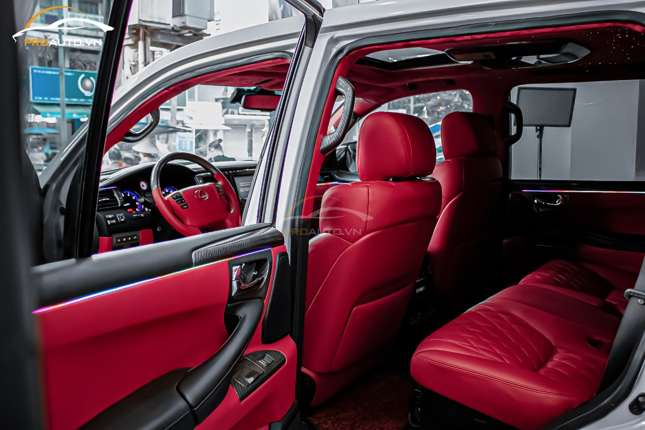 Đổi màu nội thất cho xe Kia Carnival