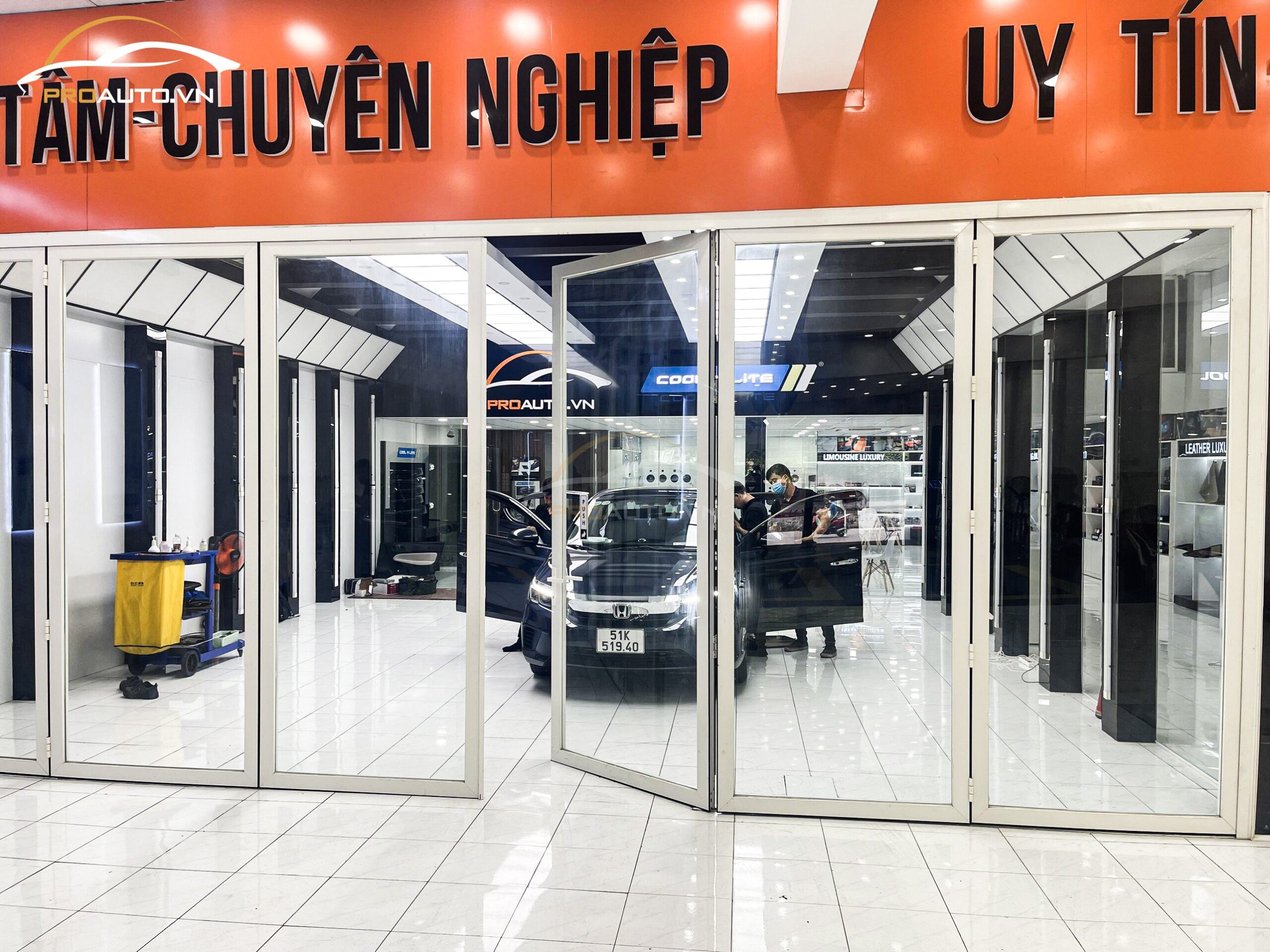 Thiết kế kiểu cửa ra vào phòng phủ Ceramic đạt chuẩn