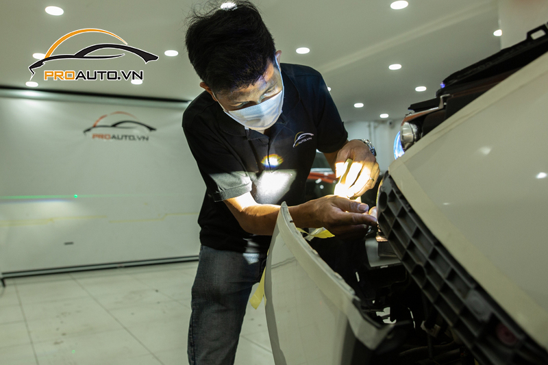 Độ đèn mắt quỷ ô tô