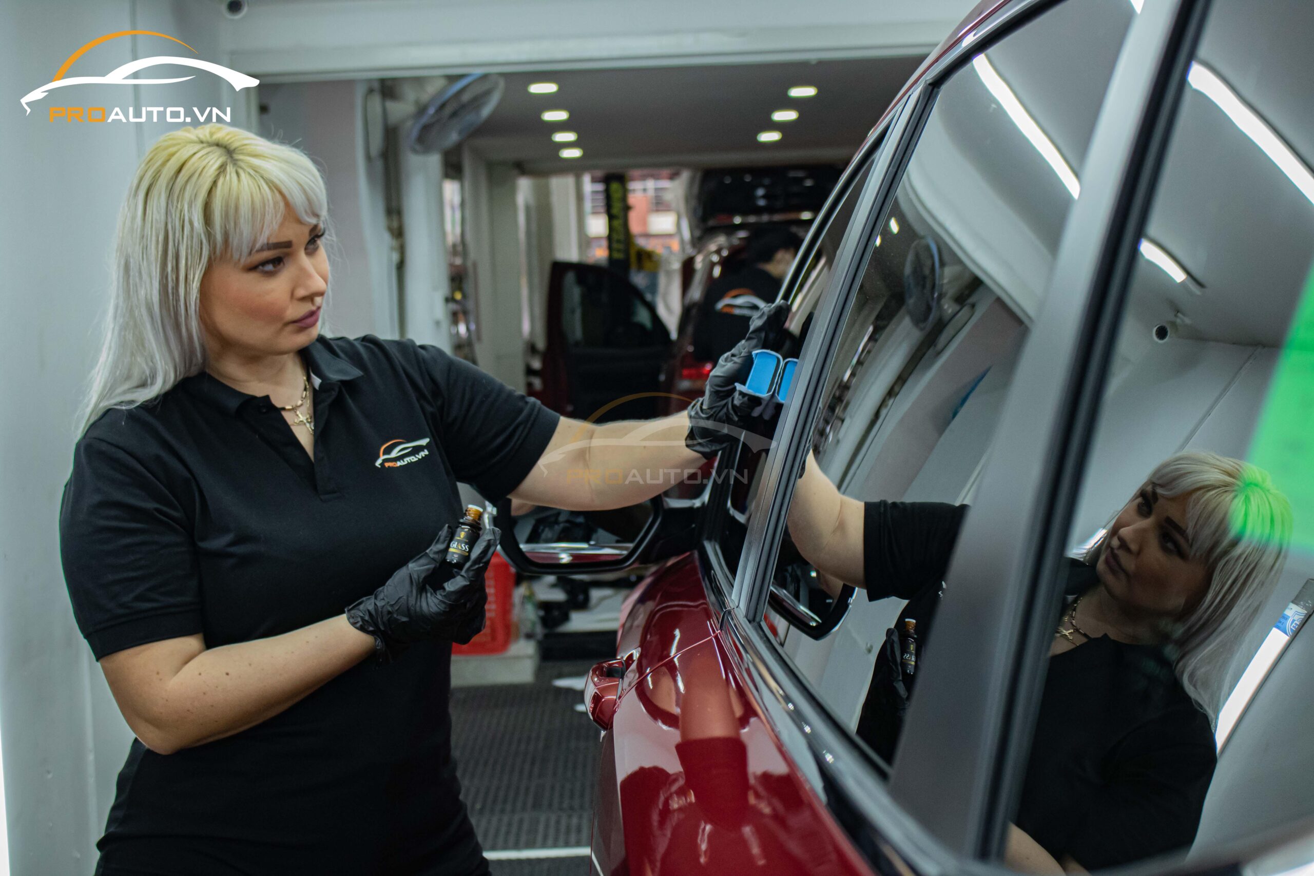 Bề mặt phủ ceramic sáng bóng