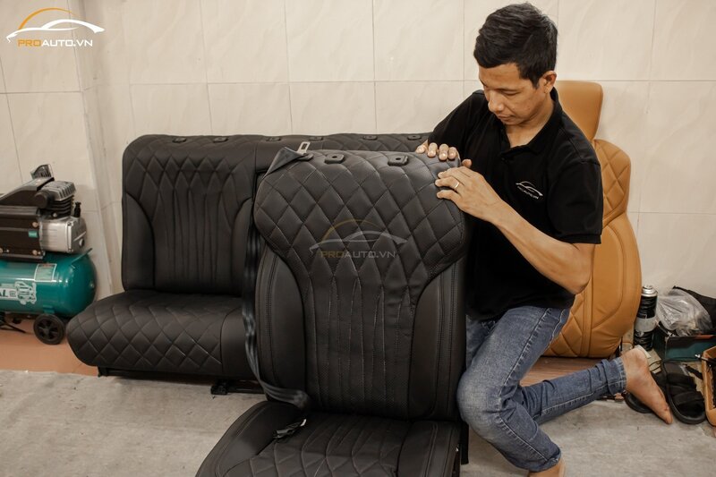 Thi công bọc ghế da ô tô