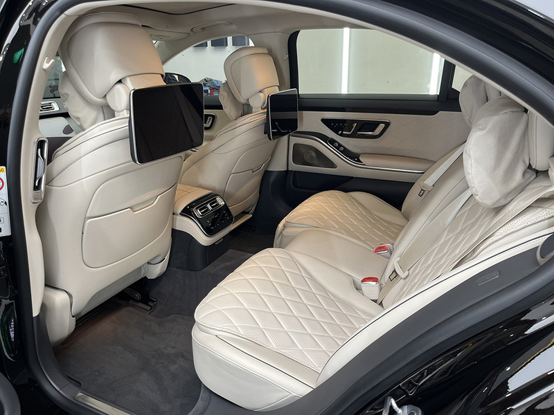 Vệ sinh nội thất xe ô tô