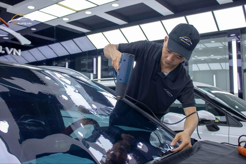 Dán phim cách nhiệt ASWF ô tô tại PROAUTO.VNDán phim cách nhiệt ASWF ô tô tại PROAUTO.VN