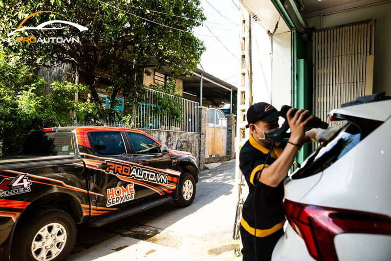 Dán phim cách nhiệt ô tô tại nhà