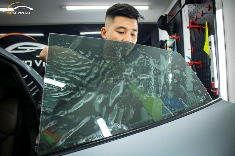 Thi công dán phim cách nhiệt 3M tại PROAUTO.VN