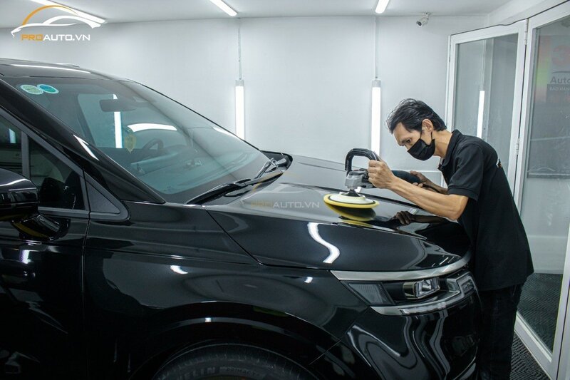 Thi công với giá phủ ceramic ô tô chính hãng tại ProAuto.vn
