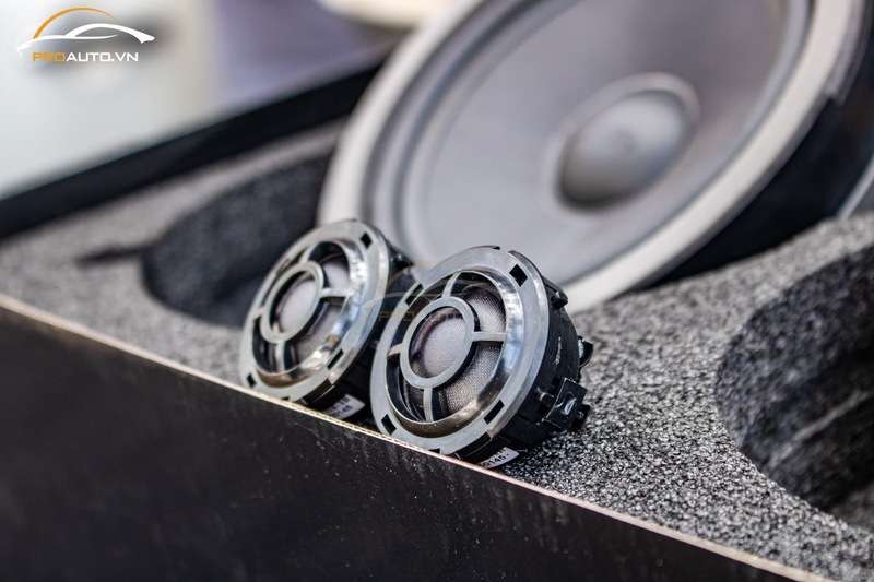 Nâng cấp dàn âm thanh cho xe ô tô tại PROAUTO.VN