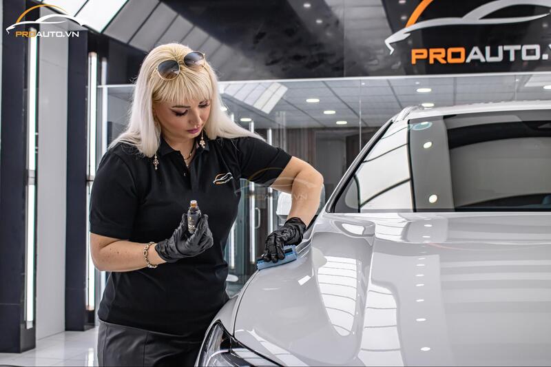 Phủ ceramic giúp bảo vệ về mặt sơn, tăng độ sáng bóng và thẩm mỹ cho xế yêu của bạn
