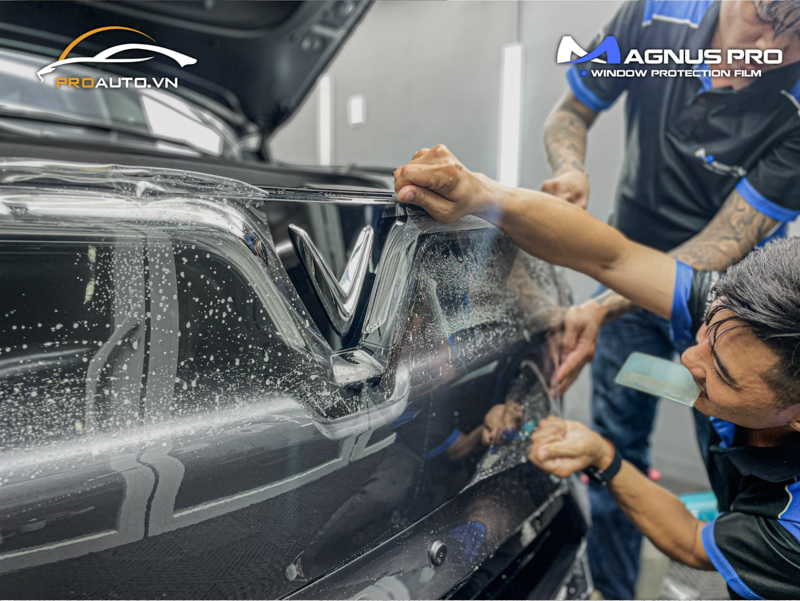 Thi công dán PPF ô tô xe hơi TPHCM chính hãng tại PROAUTO.VN