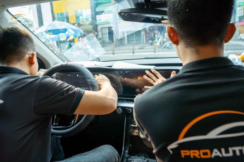 Lợi ích không thể bỏ qua khi dán PPF nội thất xe Kia Carnival