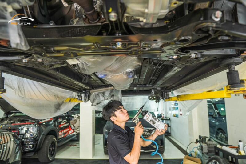 Sơn và xịt phủ gầm ô tô