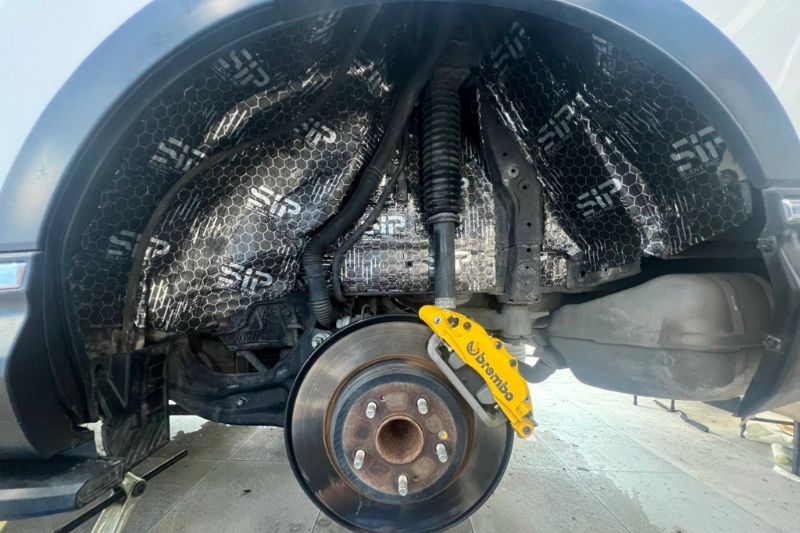 Dán cách âm hốc bánh xe ô tô