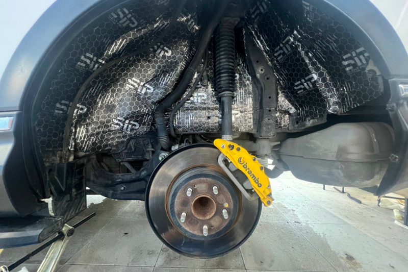 Dán cách âm hốc bánh xe ô tô