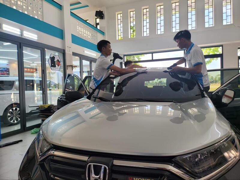 Dán phim cách nhiệt ASWF kính cửa sổ trời