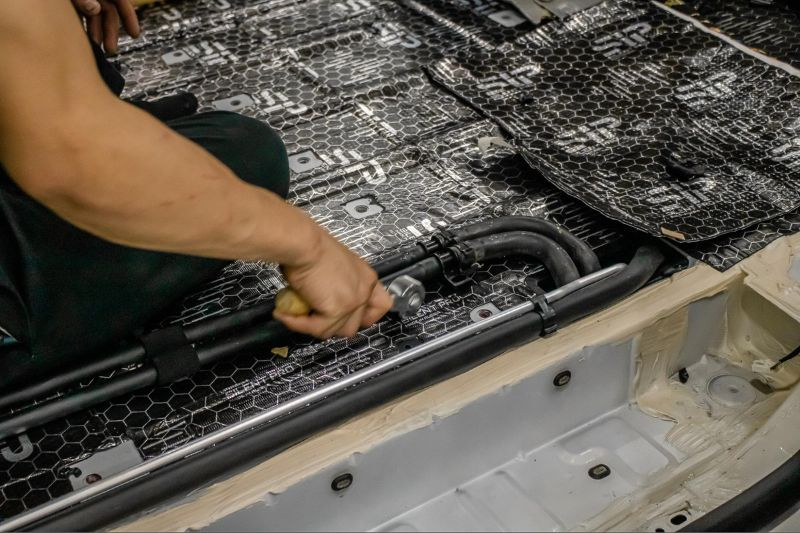 Hình ảnh thi công cách âm SIP tại  GOGO CAR SPA 