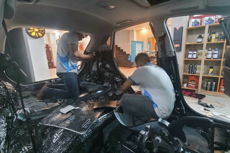 Kinh nghiệm dán cách âm chống ồn ô tô hiệu quả