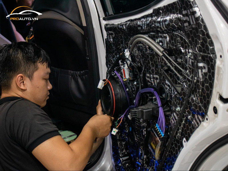 Nâng cấp âm thanh cho xe Vinfast VF8 tại PROAUTO.VN