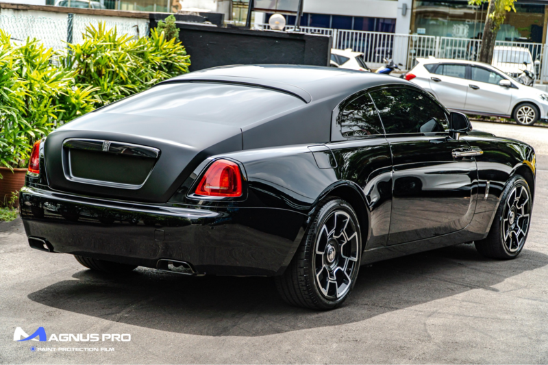 Dán phim cách nhiệt kính lưng xe ô tô