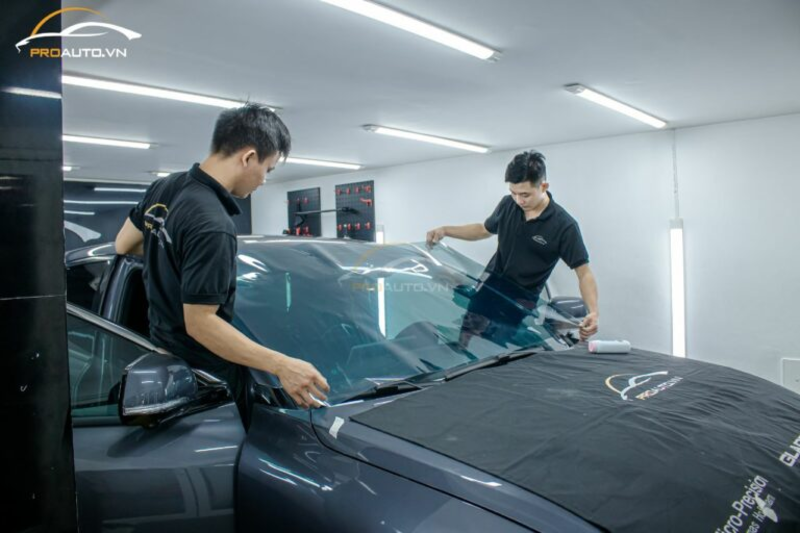 Dán phim cách nhiệt ASWF cho xe Vinfast VF9