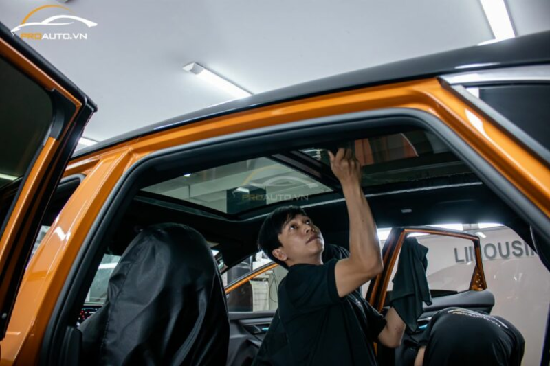 Dán phim cách nhiệt ASWF cho xe Vinfast VF8