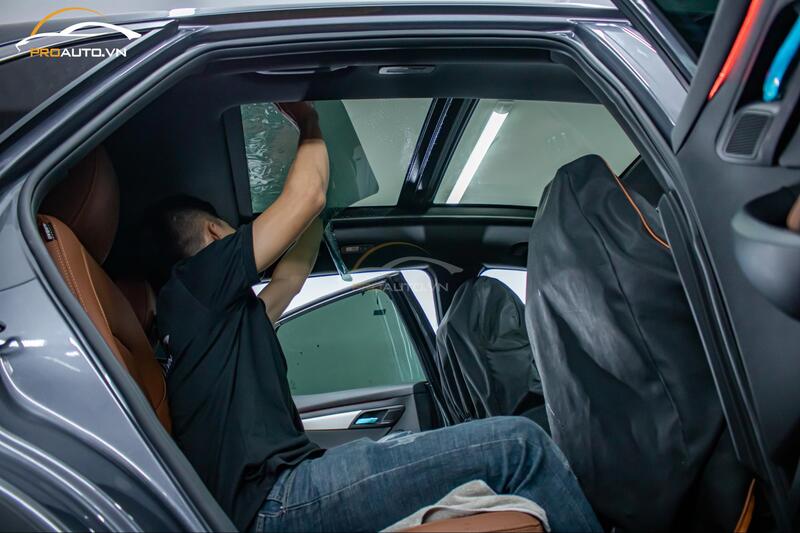 Dán phim cách nhiệt 3M cho xe Vinfast VF8