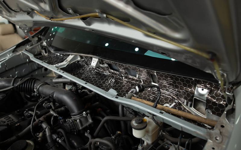 Cách âm khoang máy ô tô