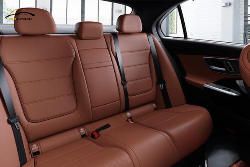 Xe sử dụng chất liệu da cao cấp với các họa tiết đẹp